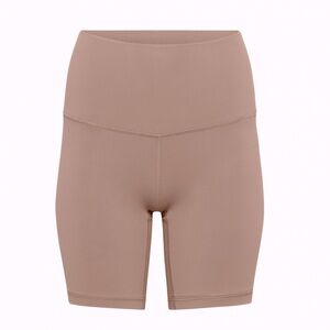 Aritzia TnaLIFE™ Cheeky Hi-Rise 7" Short NWT